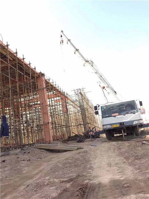 库尔勒市25 吨、50 吨吊车怎么选？多大重量 / 半径适合对应车型？